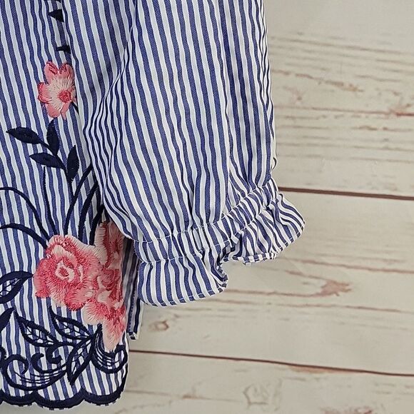 ELLE, Off Shoulder Embroidered Stripe Top_Size Small - Picture 5 of 9